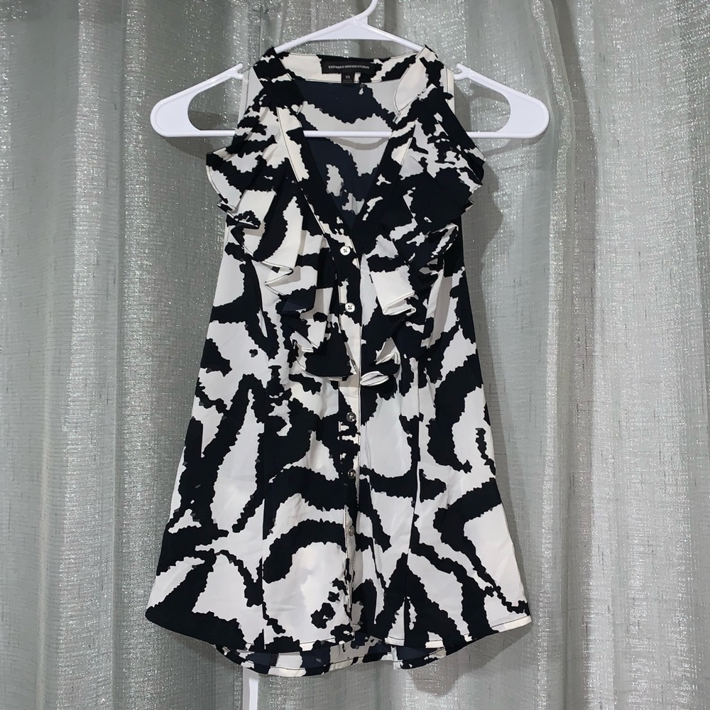Express design studios blouse - Picture 2 of 6